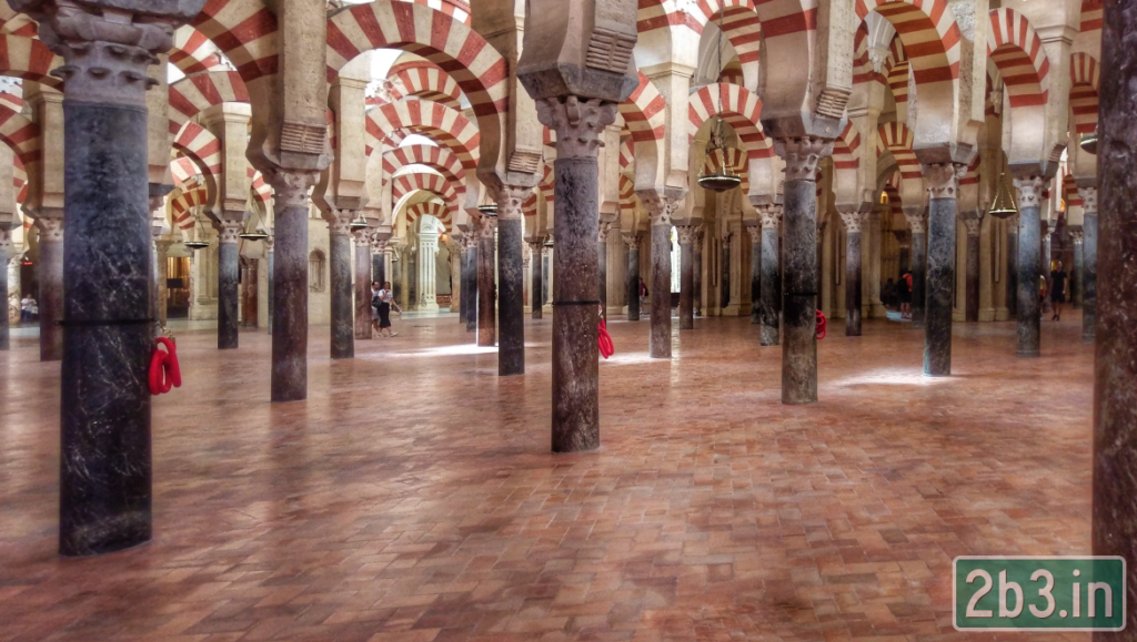 La Mezquita w Kordobie (c) 2b3.in